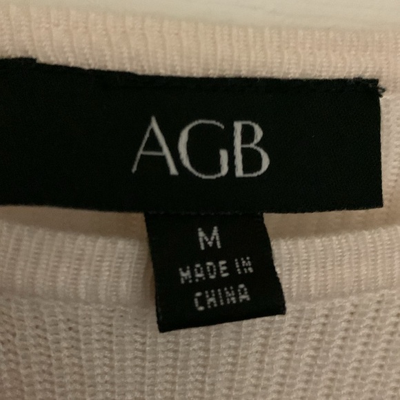 Neutral Lightweight Color-block Sweater - Picture 3 of 5